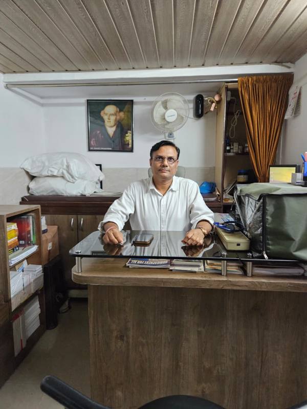 Dr. Naveen Maurya